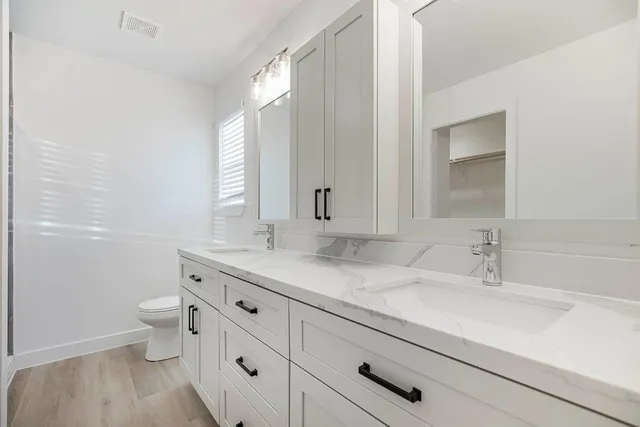 $319,000 | 3827 Northwest 93rd Street, Kansas City, MO 64154