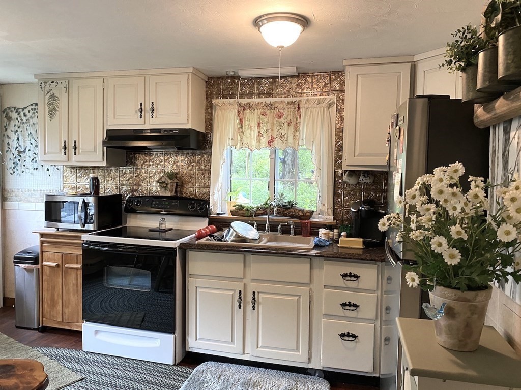 25 Birchwood Road Southwick, MA 01077 - Photo 10 of 39 Gallery Image 10