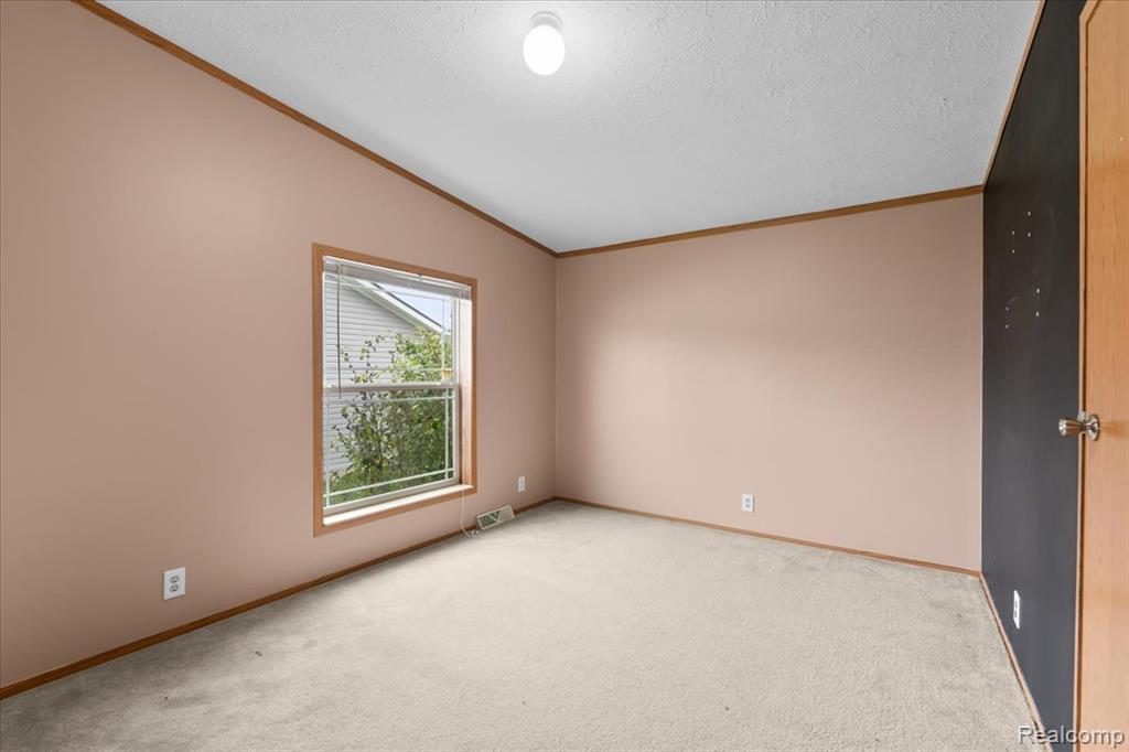 4477 Single Tree Drive Howell, MI 48843 - Photo 18 of 26 Gallery Image 18