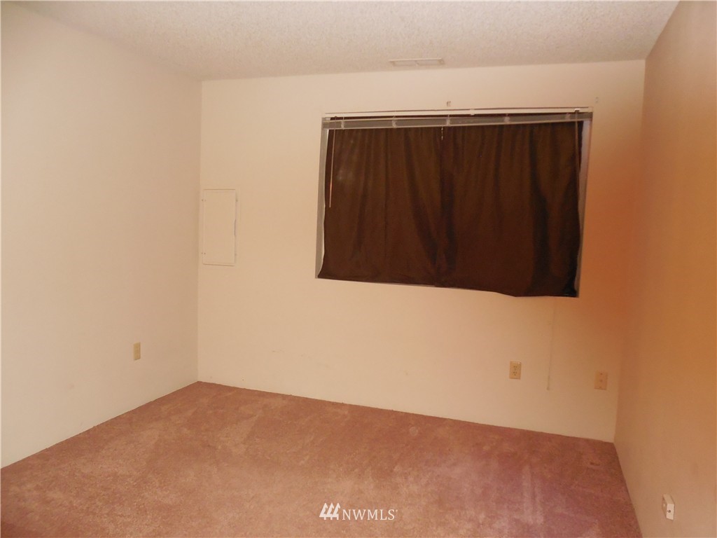 707 Sheridan Road, Unit A&B Bremerton, WA 98310 - Photo 10 of 12 a view of a small space