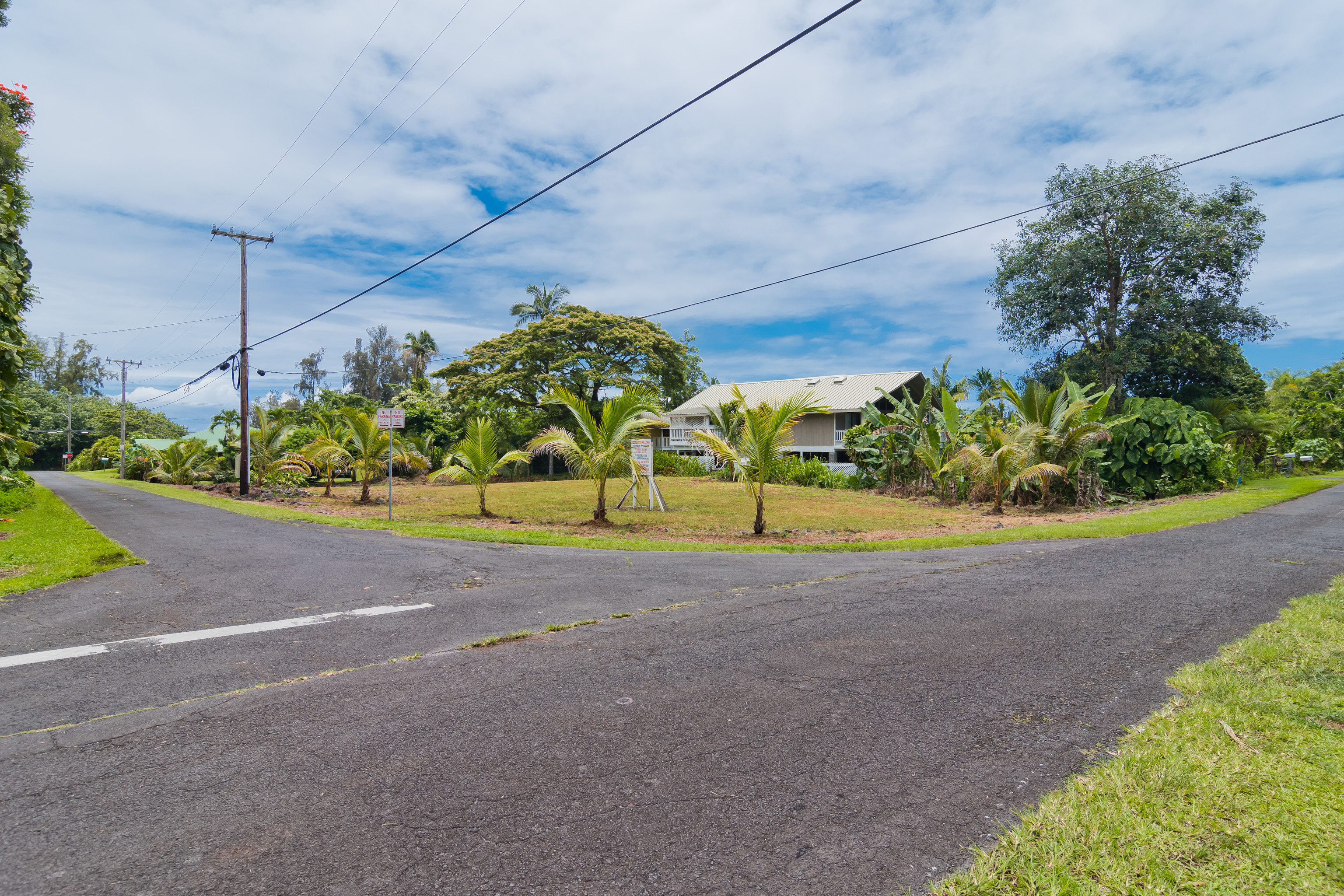 106 B Nene Street Hilo, HI 96720 - Photo 6 of 14 a view of a basket ball ground