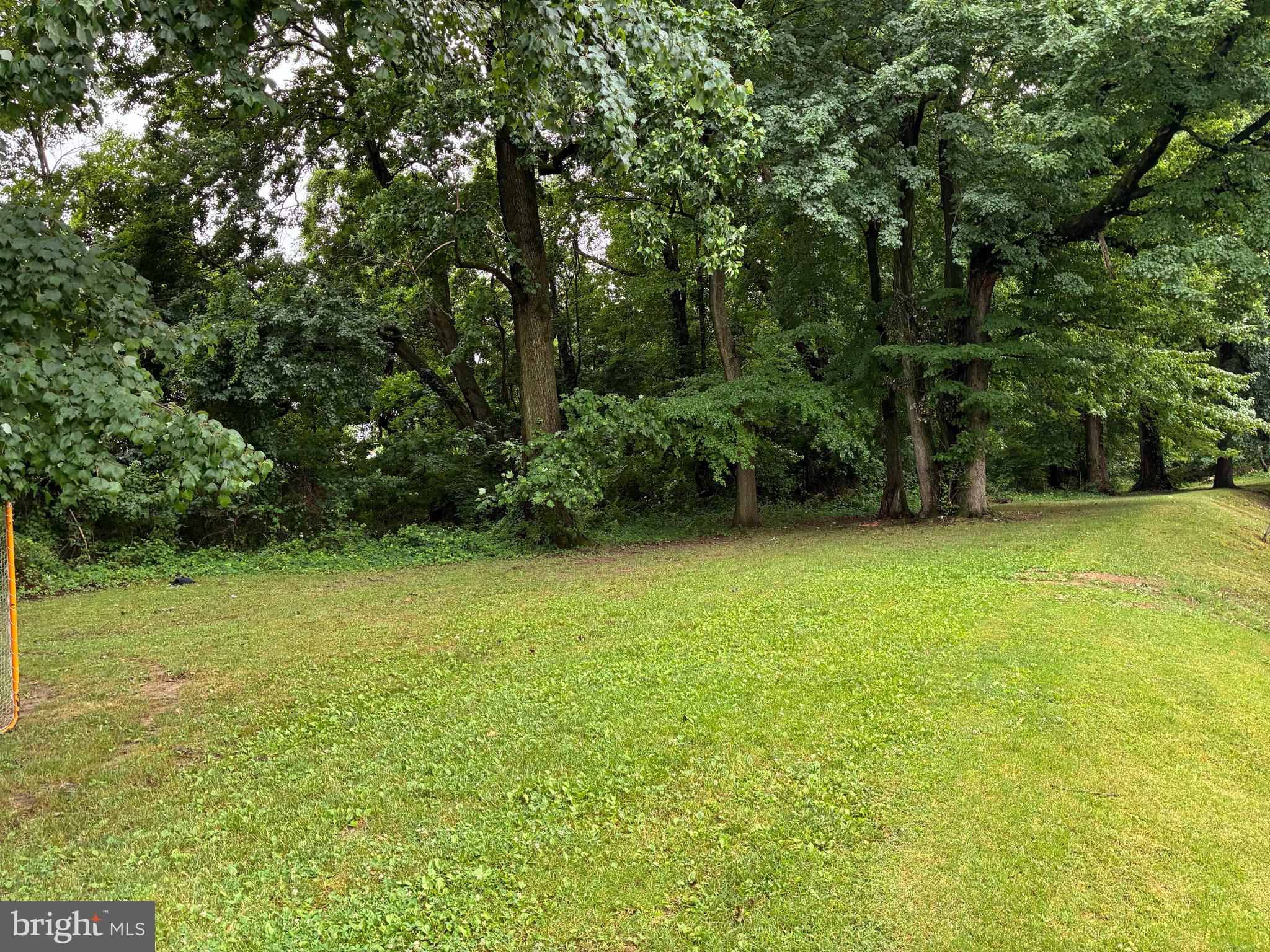 12039 Millbrook Road Philadelphia, PA 19154 - Photo 17 of 20 Park Area in back