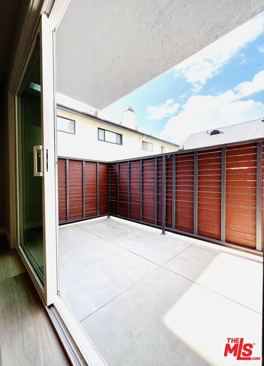 1116 San Rafael Avenue, Unit 1 Glendale, CA 91202 - Photo 10 of 33 a view of an empty room