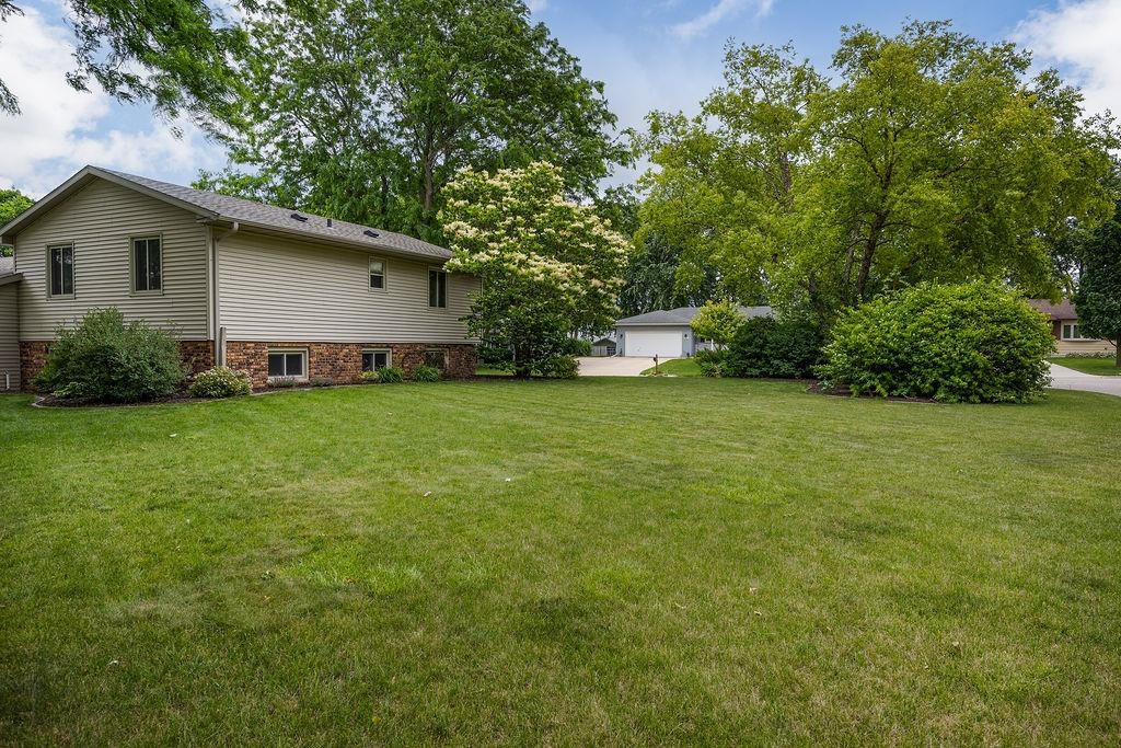 305 Raymond Road Waunakee, WI 53597 - Photo 36 of 40