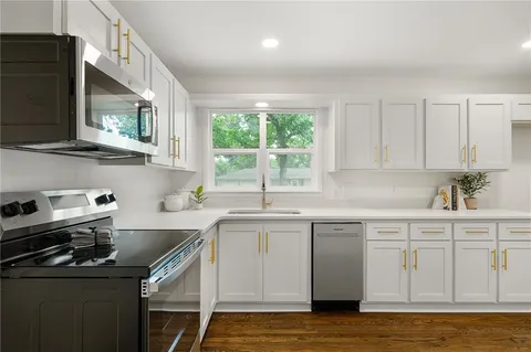 $344,000 | 11801 West 54th Street, Shawnee, KS 66203