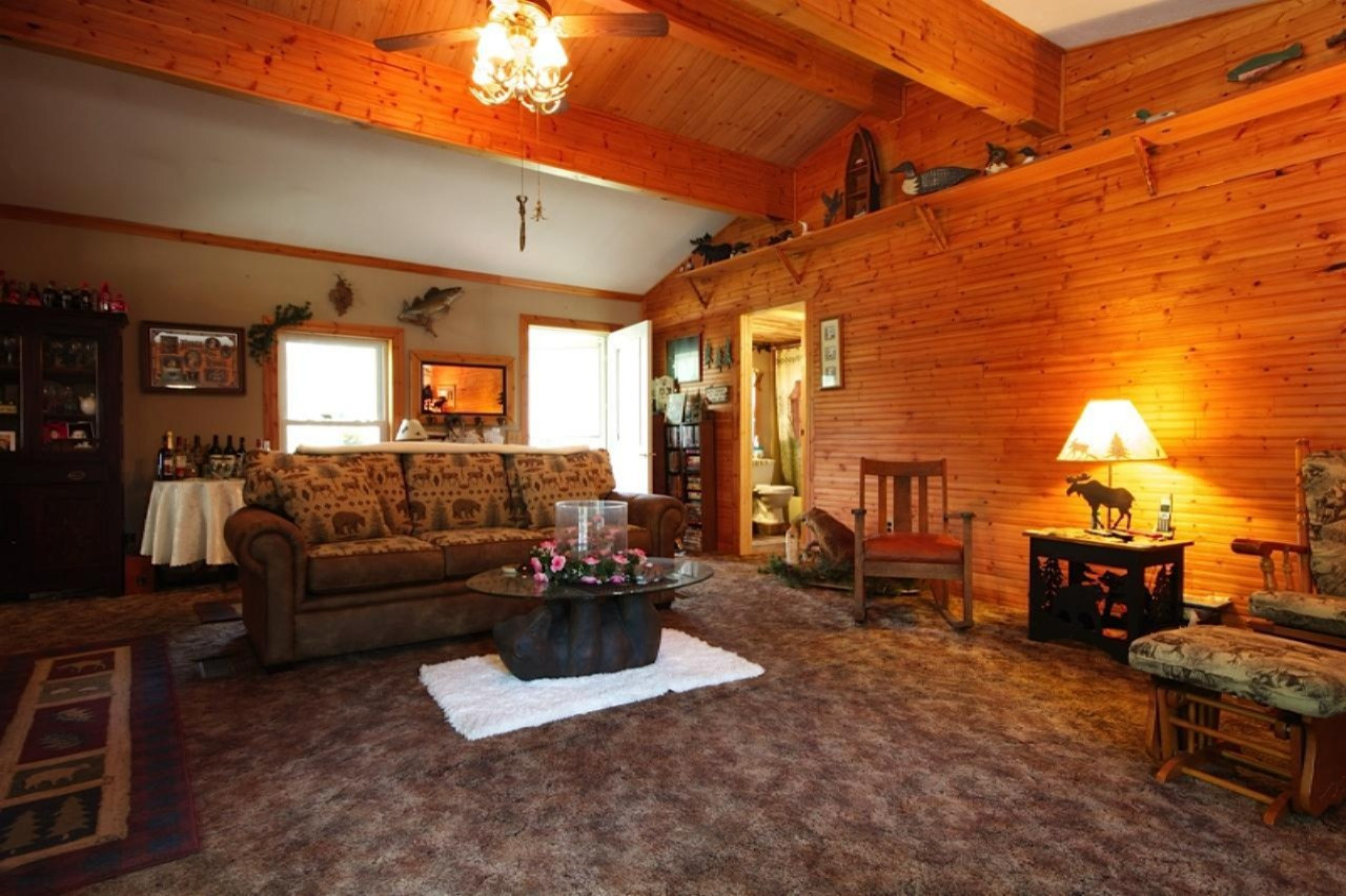 3440 East Colby Road Stanton, MI 48888 - Photo 7 of 17 Living Room