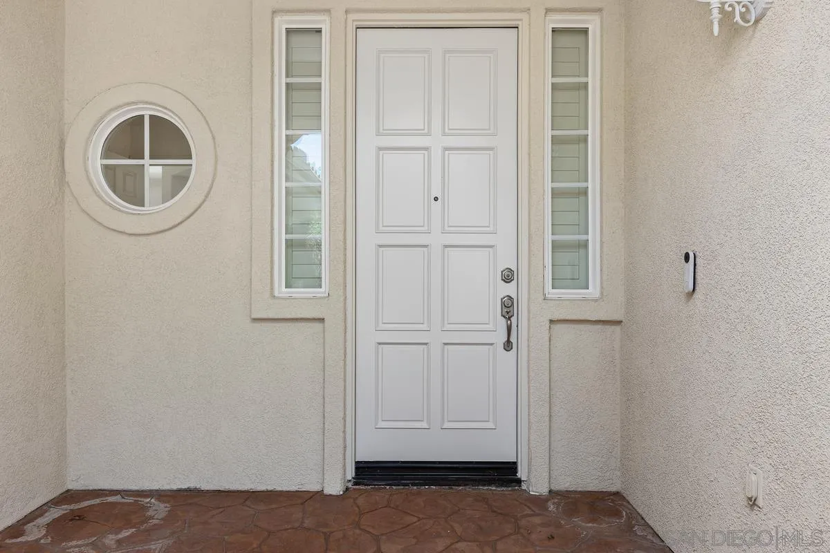 672 Inverlochy Drive Fallbrook, CA 92028 - Photo 4 of 47