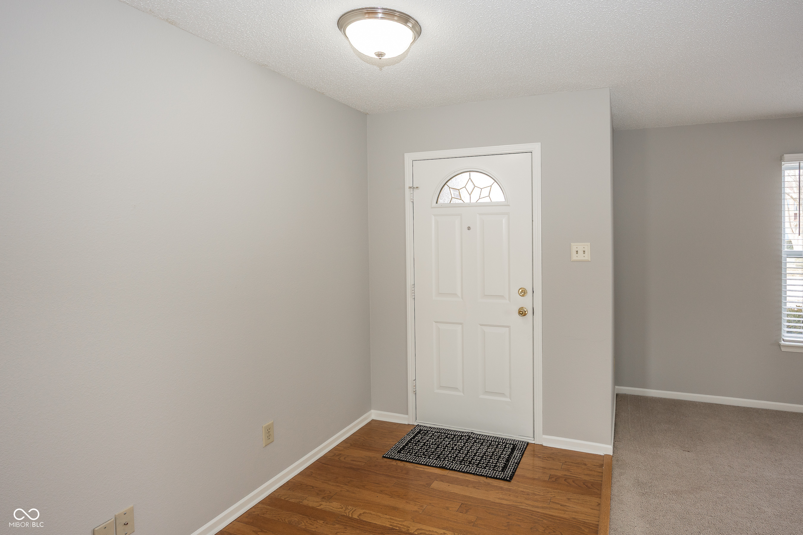 13031 Coyote Run Fishers, IN 46038 - Photo 3 of 32