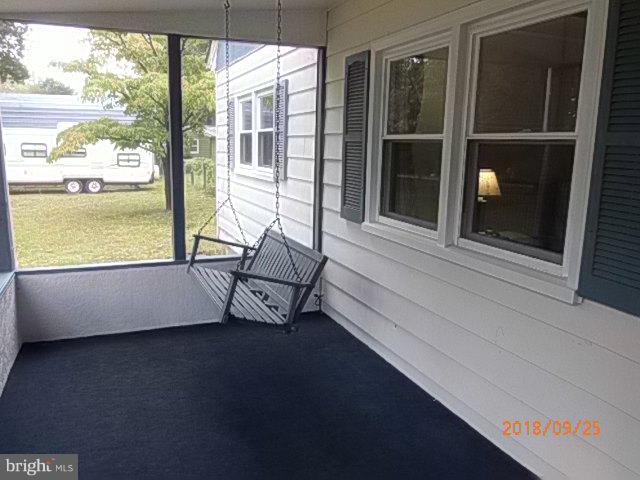 screened in front porch