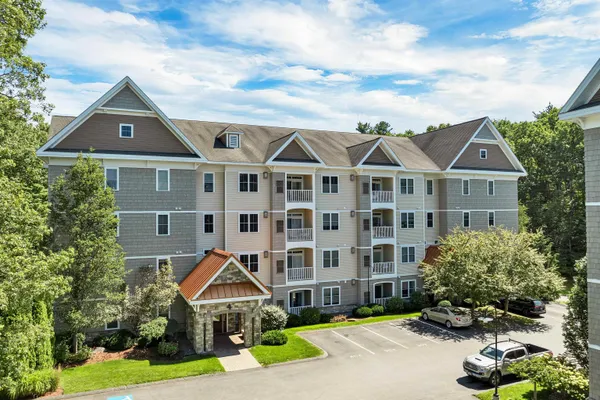 $485,000 | 4 Henry David Drive, Unit 203, Nashua, NH 03062