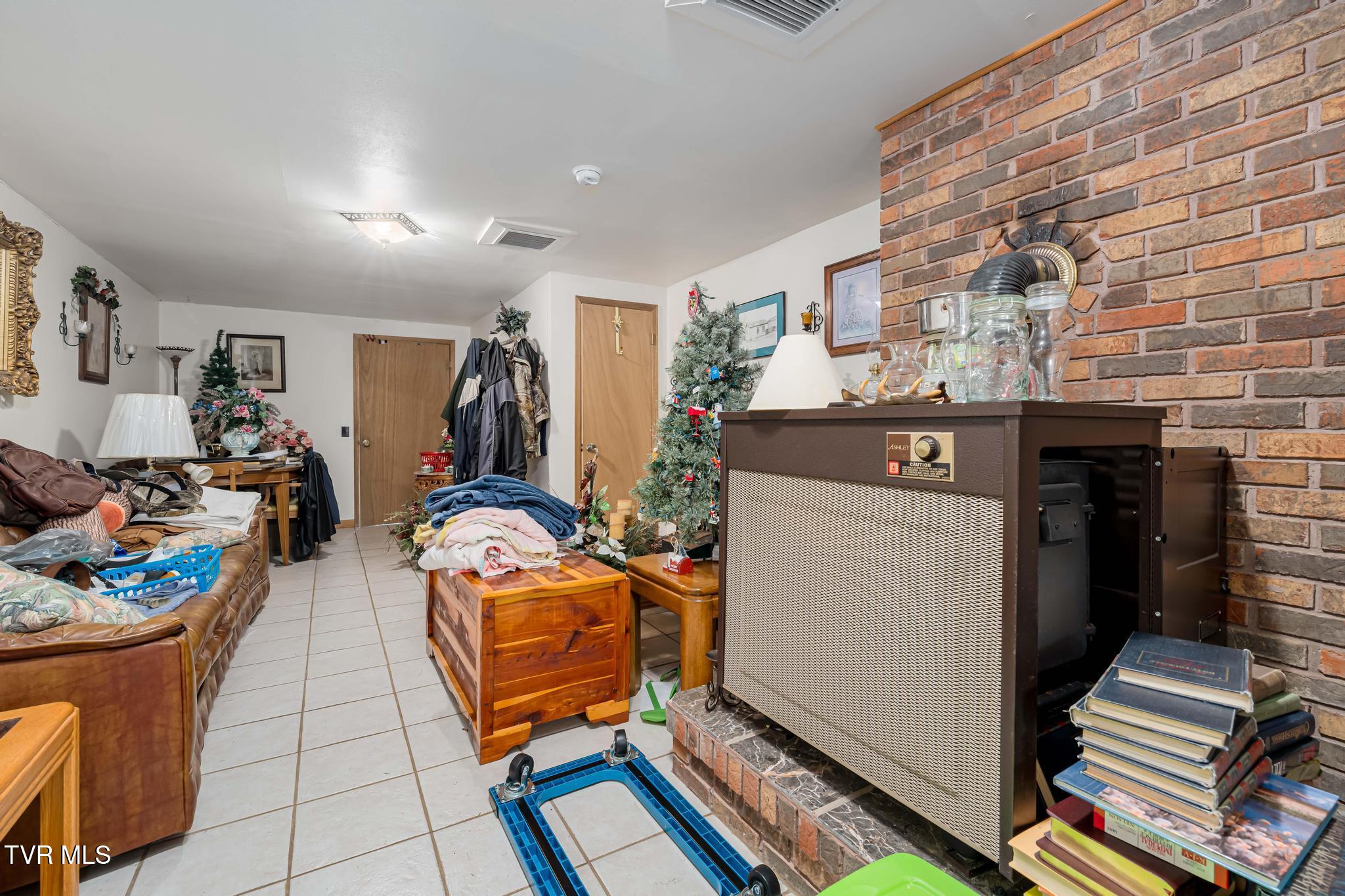 348 Clinch Valley Road Eidson, TN 37731 - Photo 15 of 120 348 Clinch Valley Rd (111 of 116)