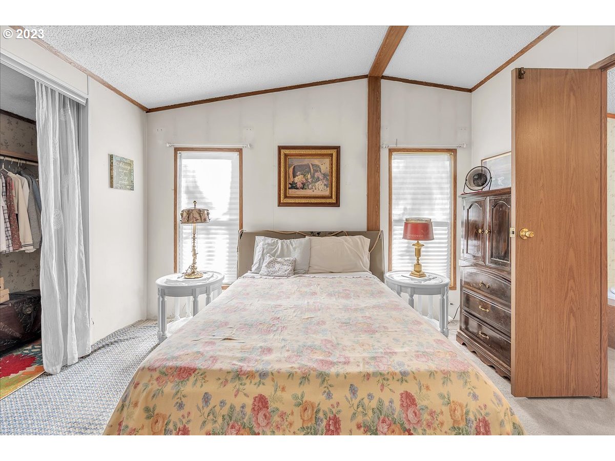 28396 Chapman Road Scappoose, OR 97056 - Photo 14 of 38 Gallery Image 14