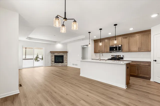 $399,900 | 512 Hunter Oaks Boulevard, Unit 901, Watertown, WI 53094