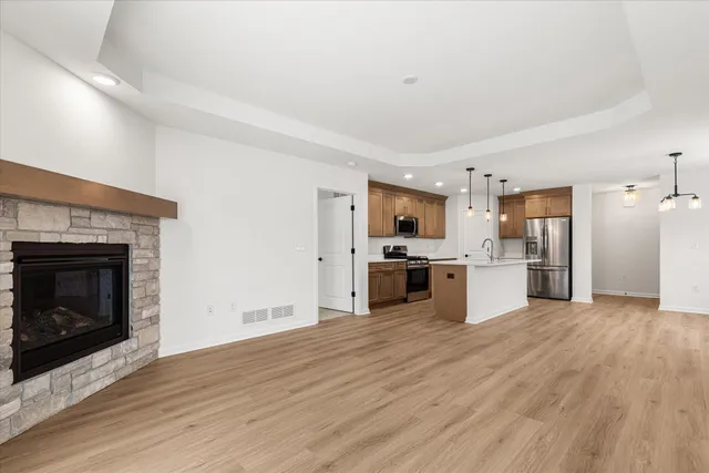 $399,900 | 512 Hunter Oaks Boulevard, Unit 901, Watertown, WI 53094