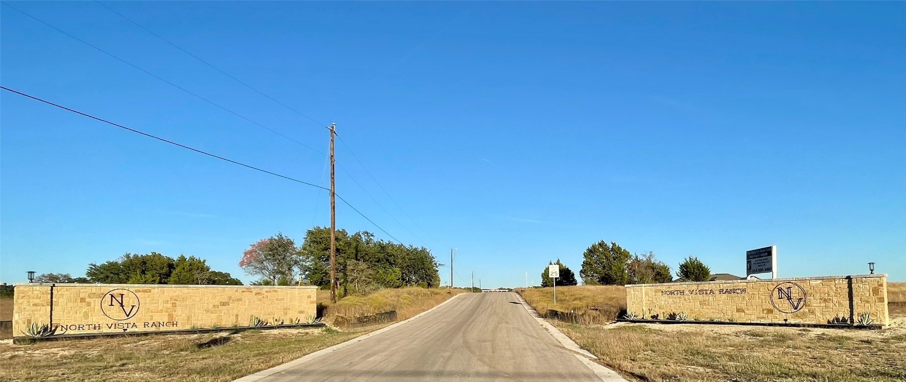 117 Fall Drive Georgetown, TX 78633 - Photo 2 of 9 a very nice looking room with a bed