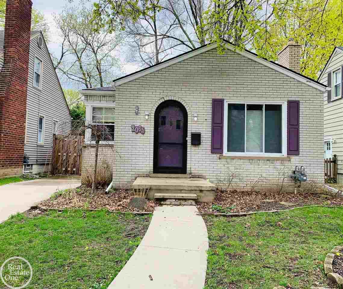 2065 Hampton Road Grosse Pointe, MI 48236 - Photo 1 of 12 31381429.JPG