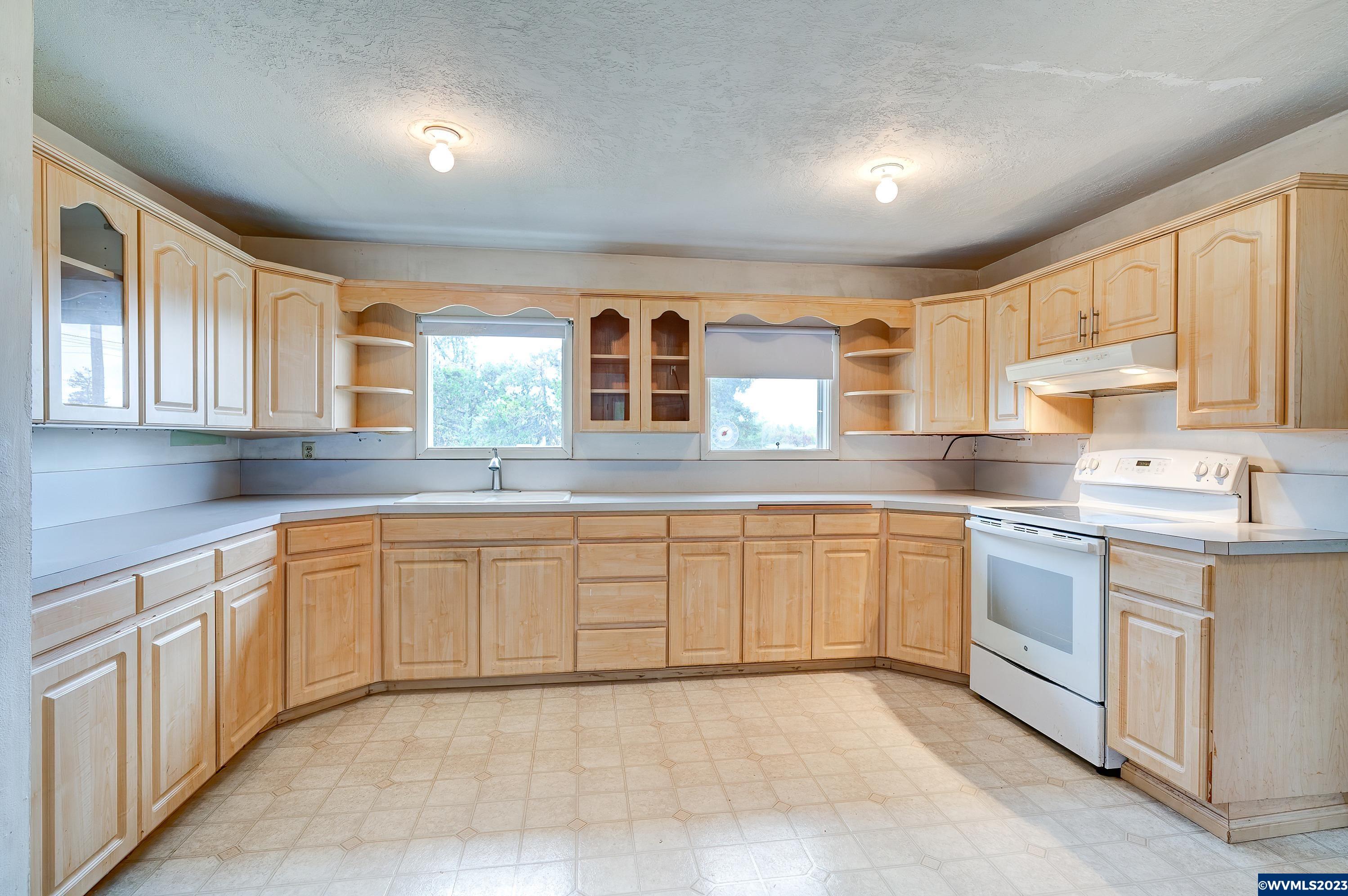 12720 Clow Corner Road Dallas, OR 97338 - Photo 9 of 33