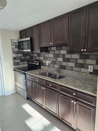 $1,295 | 1503 East Navajo Avenue, Unit B, Tampa, FL 33612