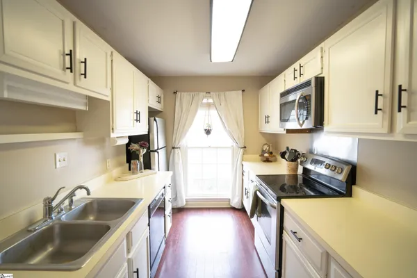 $179,900 | 126 Avant Street, Spartanburg, SC 29302