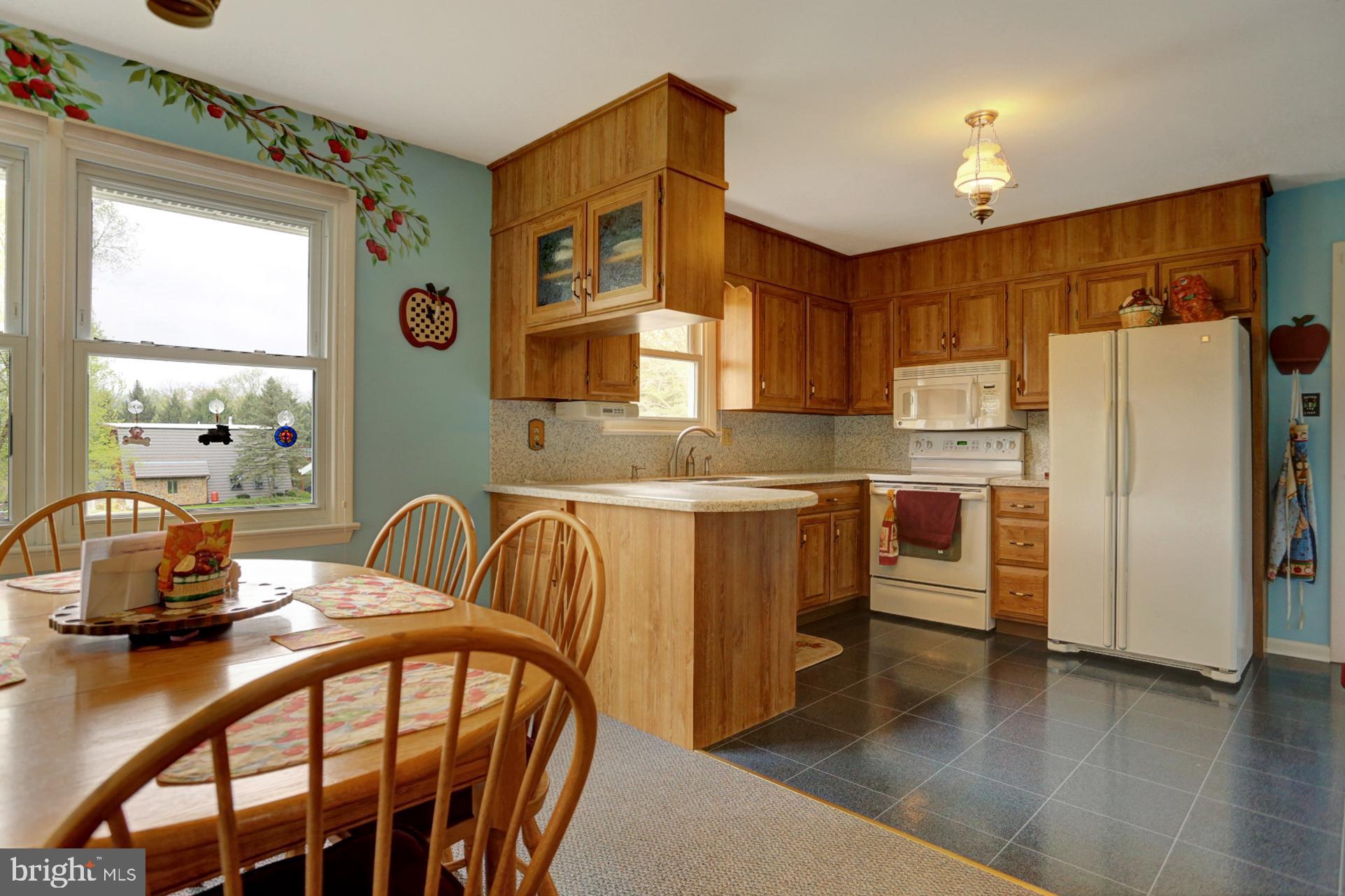 565 Sell Road Mohnton, PA 19540 - Photo 11 of 32