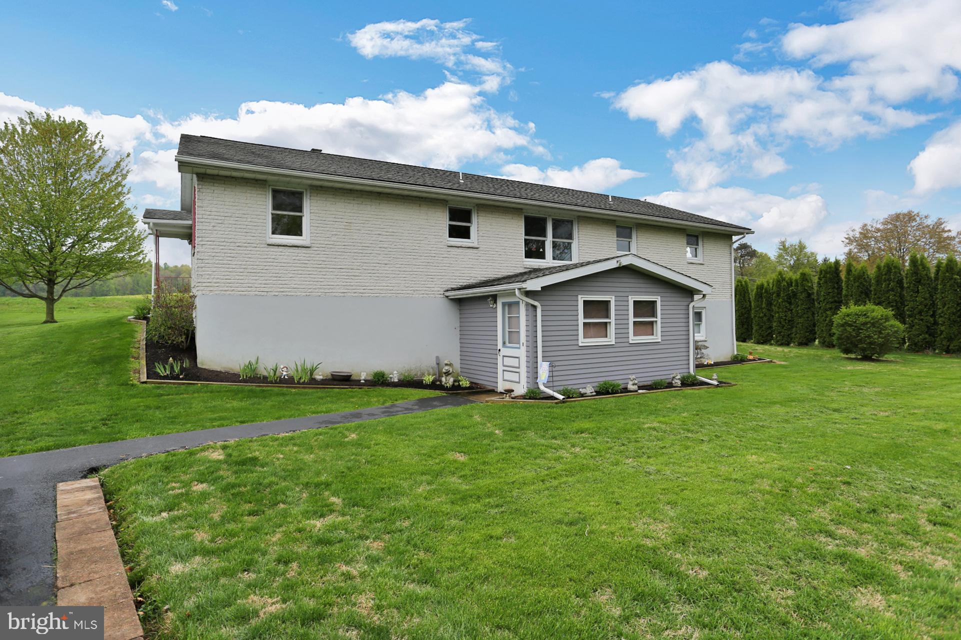 565 Sell Road Mohnton, PA 19540 - Photo 4 of 32