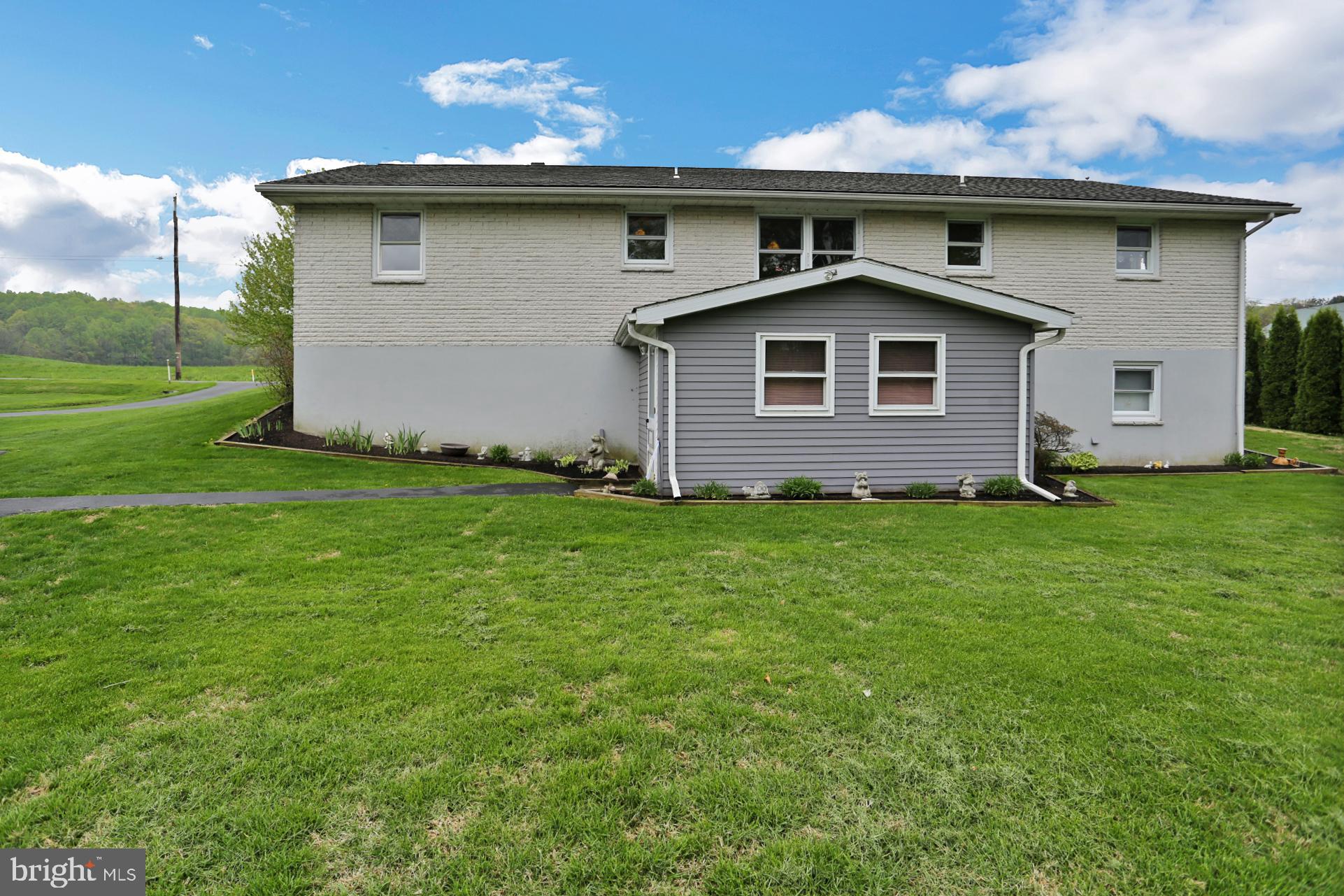 565 Sell Road Mohnton, PA 19540 - Photo 5 of 32