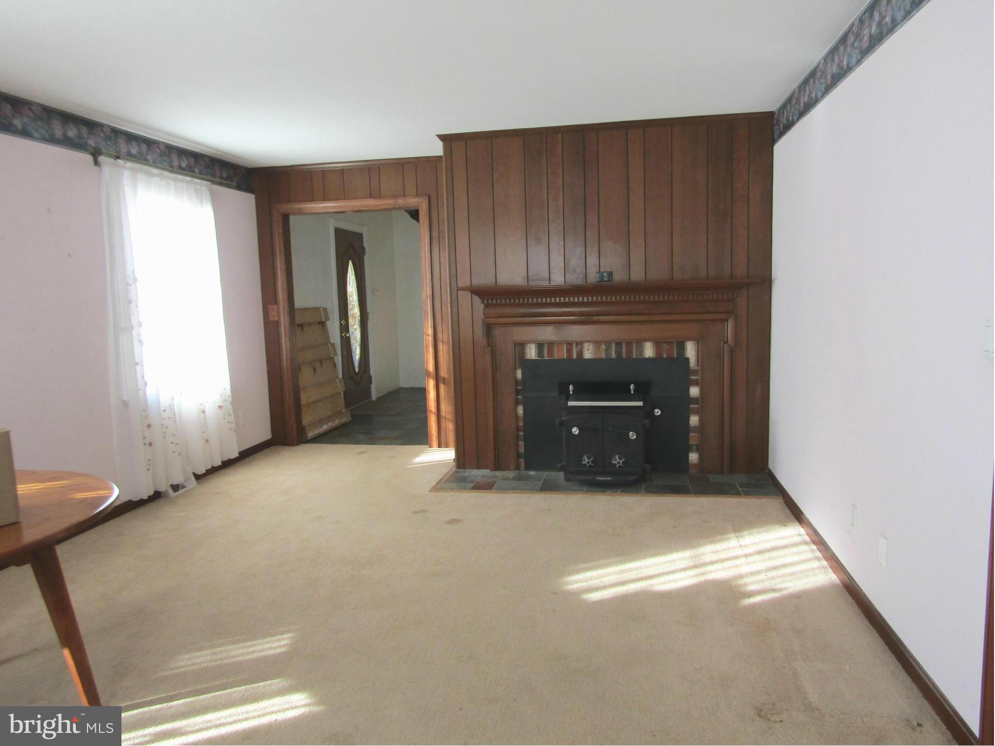 2424 Coon Club Road Westminster, MD 21157 - Photo 3 of 25 Living Room