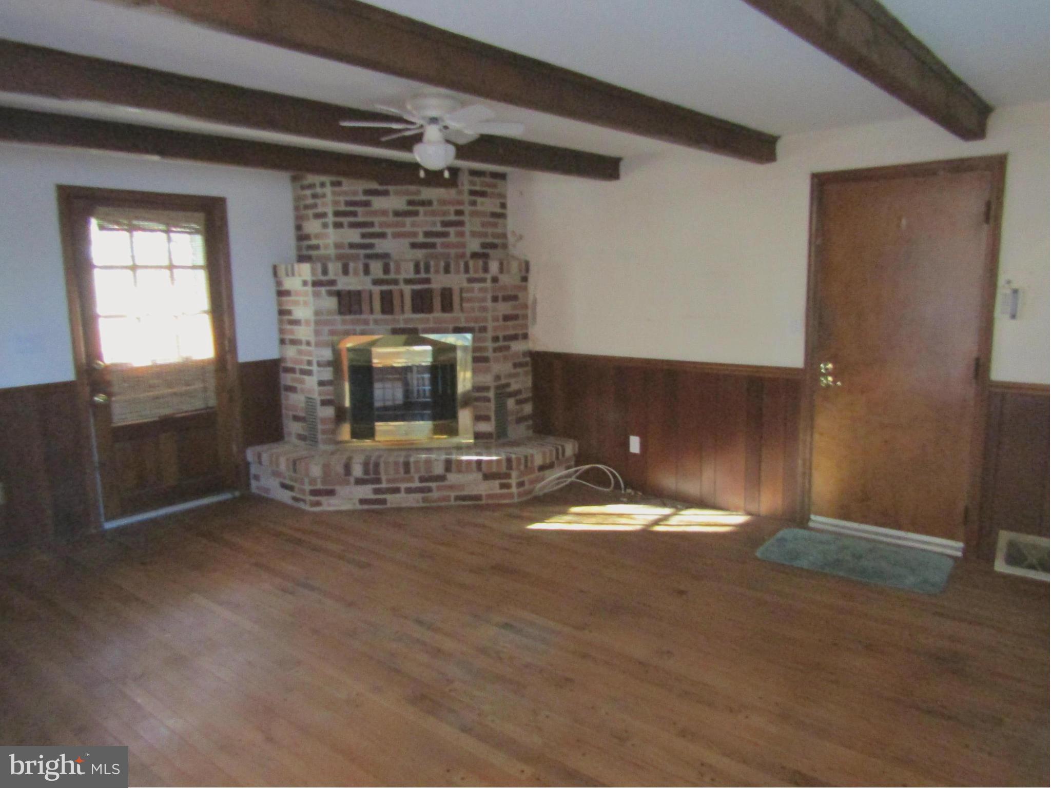 2424 Coon Club Road Westminster, MD 21157 - Photo 5 of 25 Den