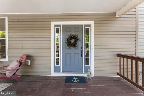 a view of a entryway front of house