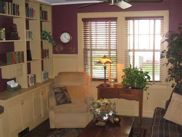 944 South Cassingham Road Bexley, OH 43209 - Photo 9 of 18
