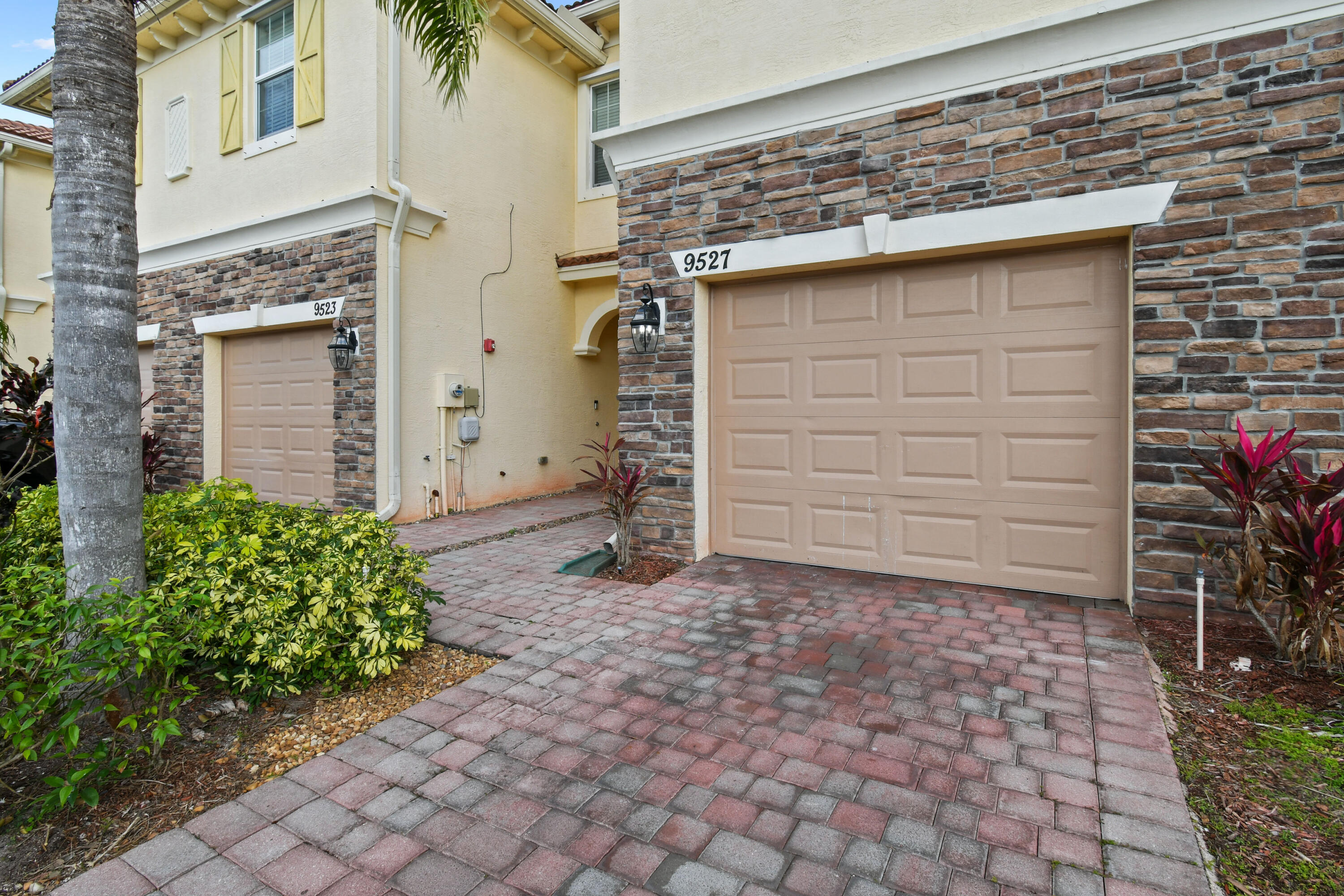 9527 Southwest Merlin Court Stuart, FL 34997 - Photo 4 of 43 One-car garage