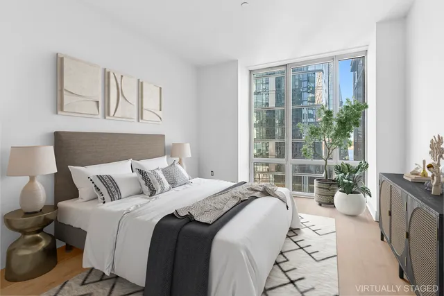 $1,239,000 | 10 West End Avenue, Unit 12D | Upper West Side