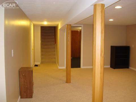 7702 Grove Ridge Road Owosso, MI 48867 - Photo 27 of 29 20422123-26.JPG
