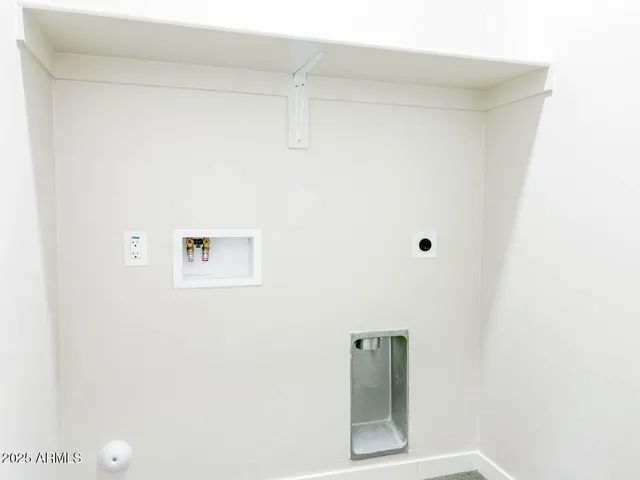 a view of a room with an empty space