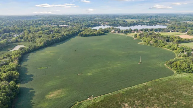 $950,000 | 24-x1 Holy Name Drive, Wayzata, MN 55391