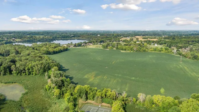 $950,000 | 24-x1 Holy Name Drive, Wayzata, MN 55391