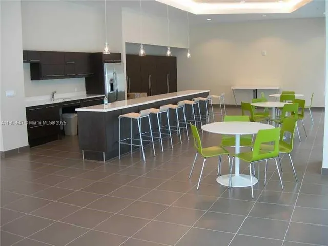 $2,900 | 1111 Southwest 1st Avenue, Unit 2124N, Miami, FL 33130