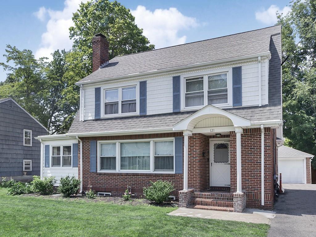 121 Thornton Road Waltham, MA 02453 - Photo 1 of 40