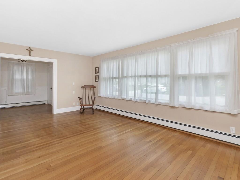 121 Thornton Road Waltham, MA 02453 - Photo 13 of 40