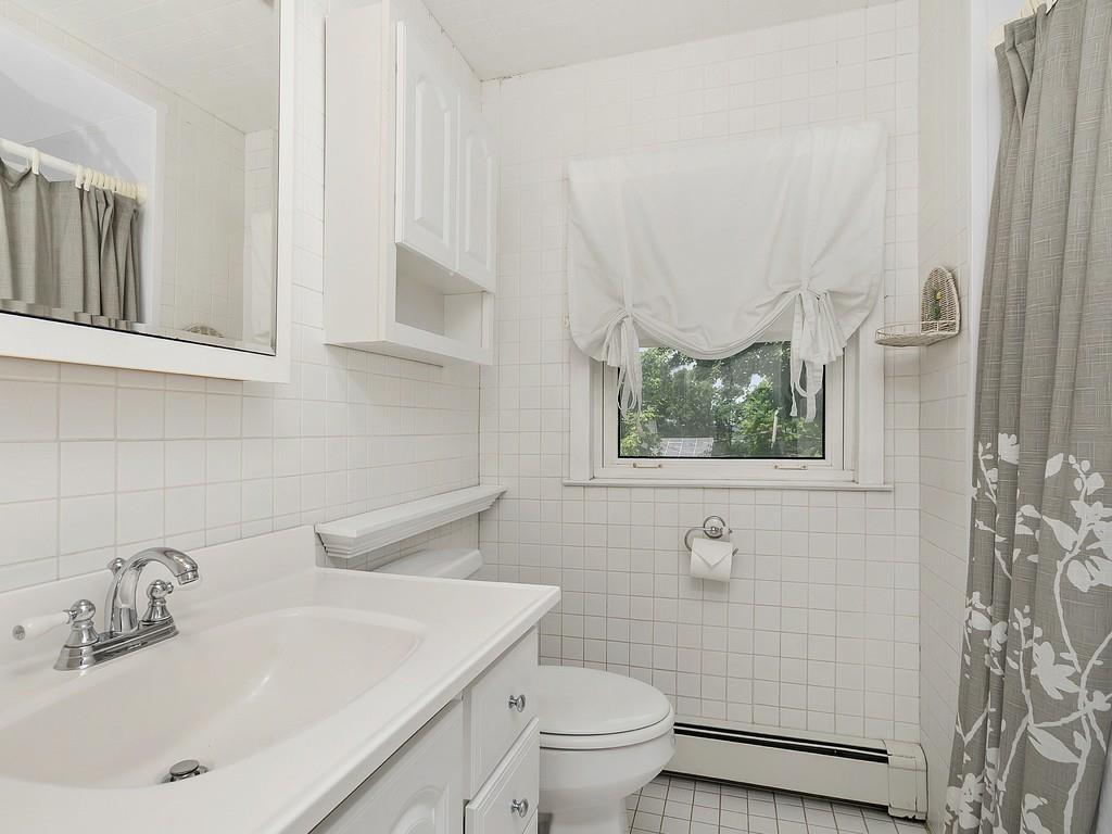121 Thornton Road Waltham, MA 02453 - Photo 29 of 40