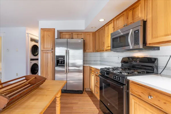 $193,500 | 15 Hilltop Drive, Unit 15, Rockport, ME 04856