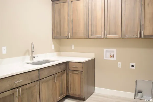 $769,000 | 1621 Grandlake Court, Pekin, IL 61554