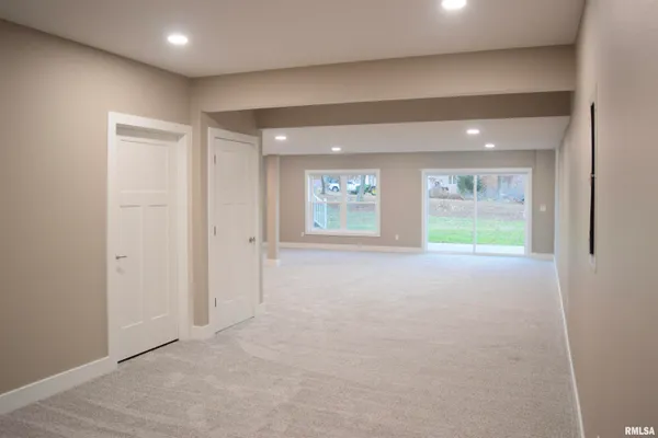 $769,000 | 1621 Grandlake Court, Pekin, IL 61554