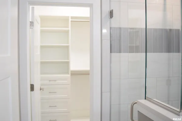 $769,000 | 1621 Grandlake Court, Pekin, IL 61554