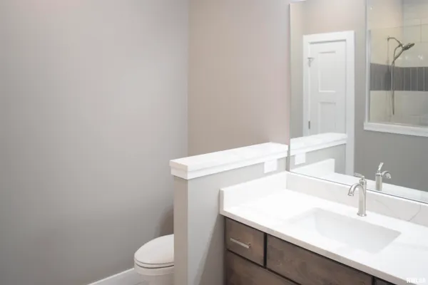 $769,000 | 1621 Grandlake Court, Pekin, IL 61554