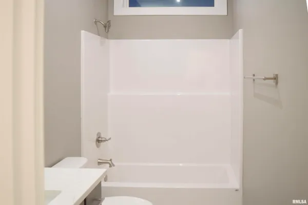 $769,000 | 1621 Grandlake Court, Pekin, IL 61554