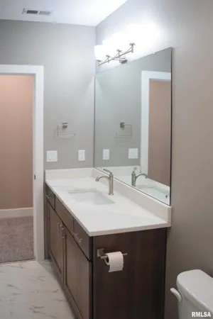 $769,000 | 1621 Grandlake Court, Pekin, IL 61554