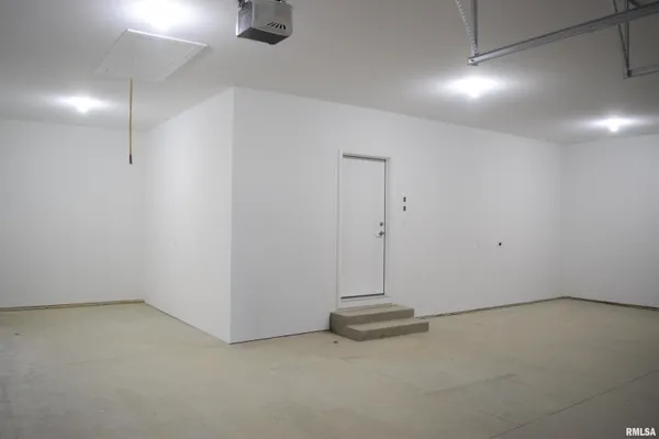 $769,000 | 1621 Grandlake Court, Pekin, IL 61554