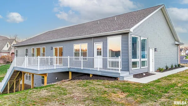 $769,000 | 1621 Grandlake Court, Pekin, IL 61554