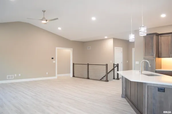 $769,000 | 1621 Grandlake Court, Pekin, IL 61554